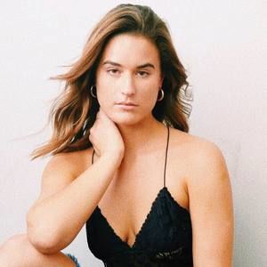 Meet your Posher, Madeline